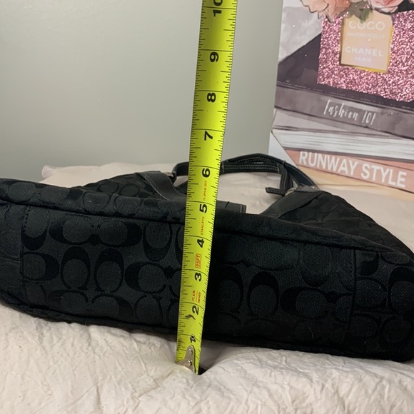 EUC Coach Hobo Shoulder Bag - Picture 16 of 16